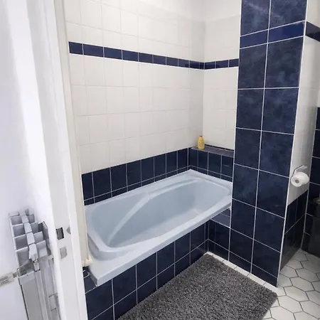 Le Bellevue - Cozy 1-bedroom - Train Station And Town Center Within Walking Distance Dijon